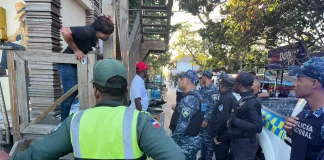Refuerzan seguridad en Caleta de La Romana con operativo preventivo