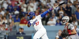 Teoscar Hernández brilla con cuadrangular clave en triunfo de Dodgers