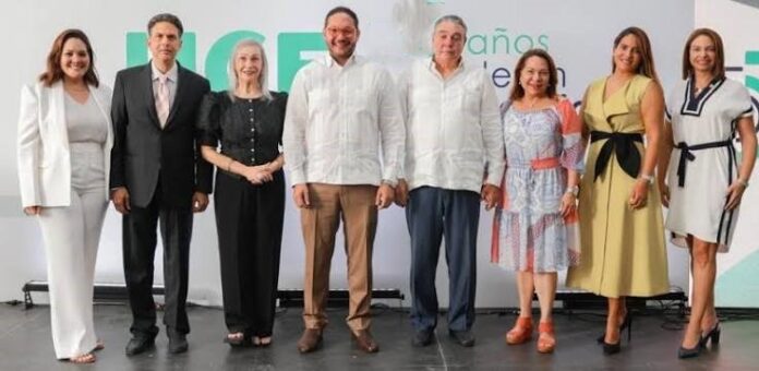 56 años de la UCE