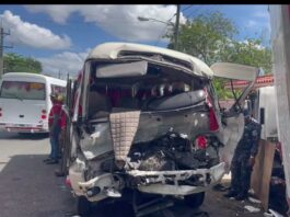 Ocho personas resultan heridas en choque de guagua y camión en carretera Hato Mayor-San Pedro