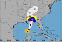 Huracán Isaías aumenta a categoría 3 y amenaza a EEUU