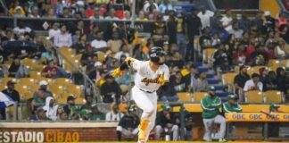 Águilas aprovechan descontrol de Maríñez y error de Bernal para vencer a Estrellas en 11 entradas