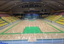 Roban cables eléctricos y consolas de aires del bajo techo del Complejo Deportivo de SPM