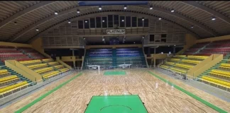 Roban cables eléctricos y consolas de aires del bajo techo del Complejo Deportivo de SPM