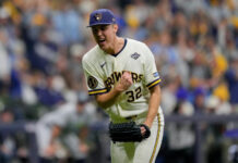 Los Cerveceros superan 3-2 a los Rays en el primer partido de la Serie Mundial