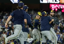 Milwaukee remonta, se desquita la barrida y gana Banderín de la Liga Nacional