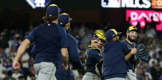 Milwaukee remonta, se desquita la barrida y gana Banderín de la Liga Nacional