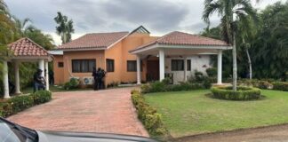 DICRIM, ocupa fusil de asalto, pistola Glock, 141 municiones y US$34,200 en efectivo en complejo residencial de Juan Dolio